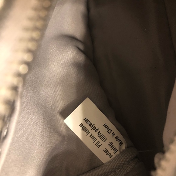 Kylie cosmetic bag. Bundle deal - Picture 9 of 16